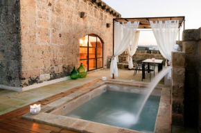Dimora Sighé, exclusive rural villa with hot tub in the bedroom